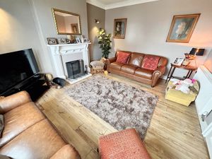 Lounge- click for photo gallery